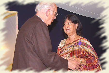 Priti Sanyal reçoit les palmes académiques